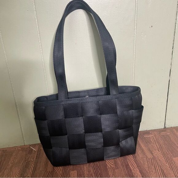 Harveys Original Seatbelt Tote Bag Black - Picture 6 of 9